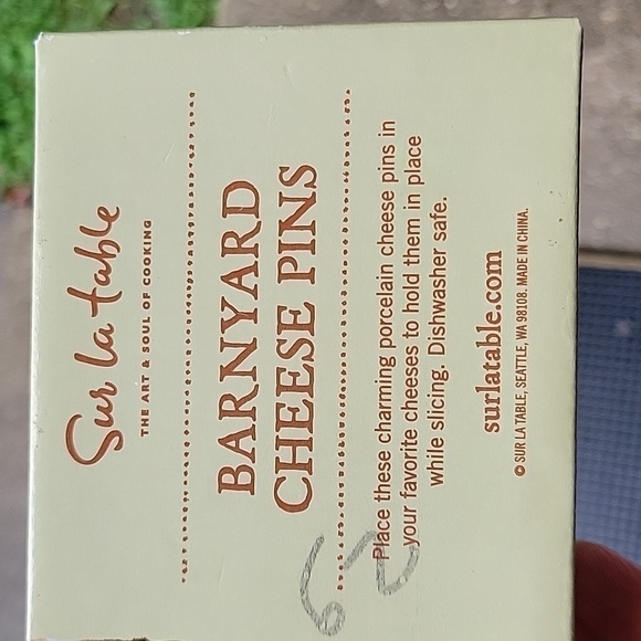 Surlatable Barnyard Cheese White Porcelain Set Of 3 Pins New - Picture 6 of 9